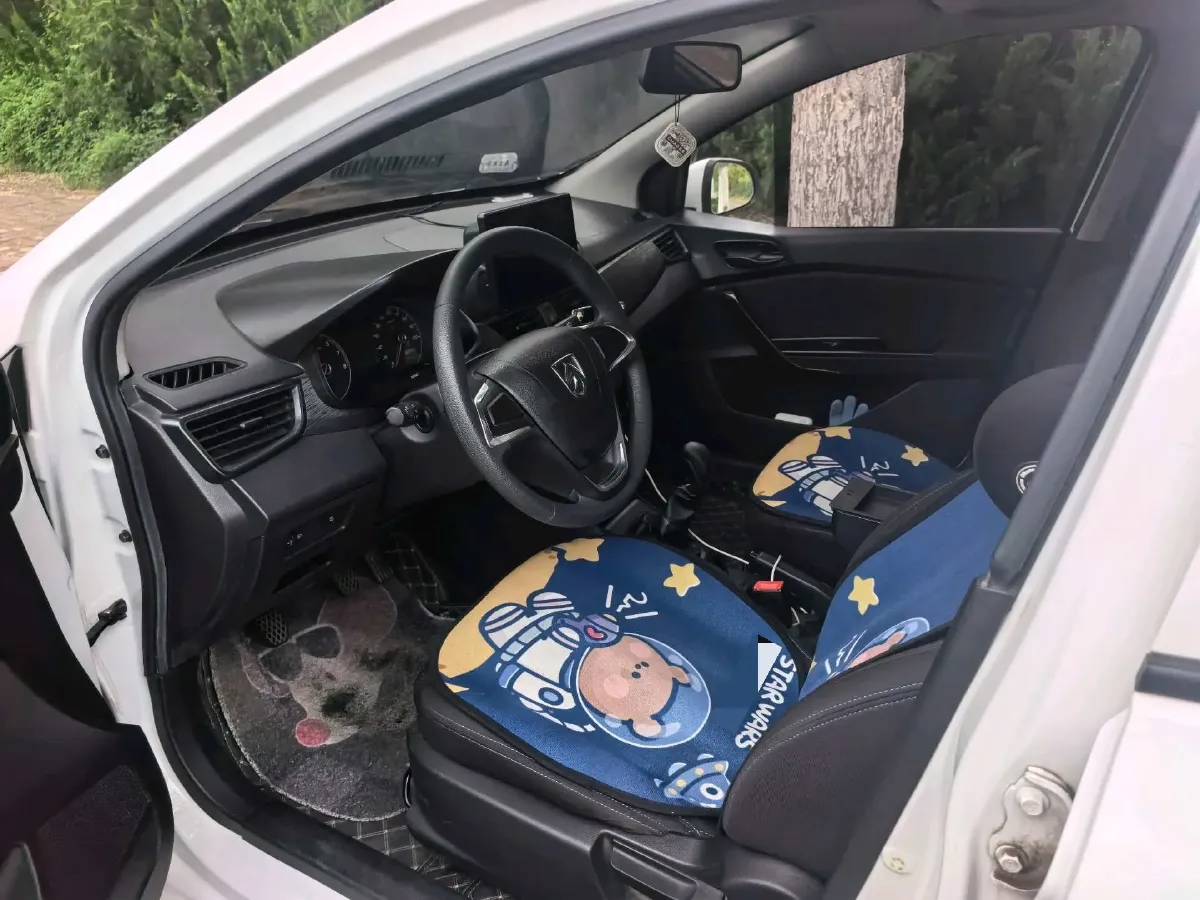 2020 BaoJun 310 1.2L 80HP L4 5MT,autocango,china used car exporter,china ev exporter,chinese used car exporter,chinese used ev exporter