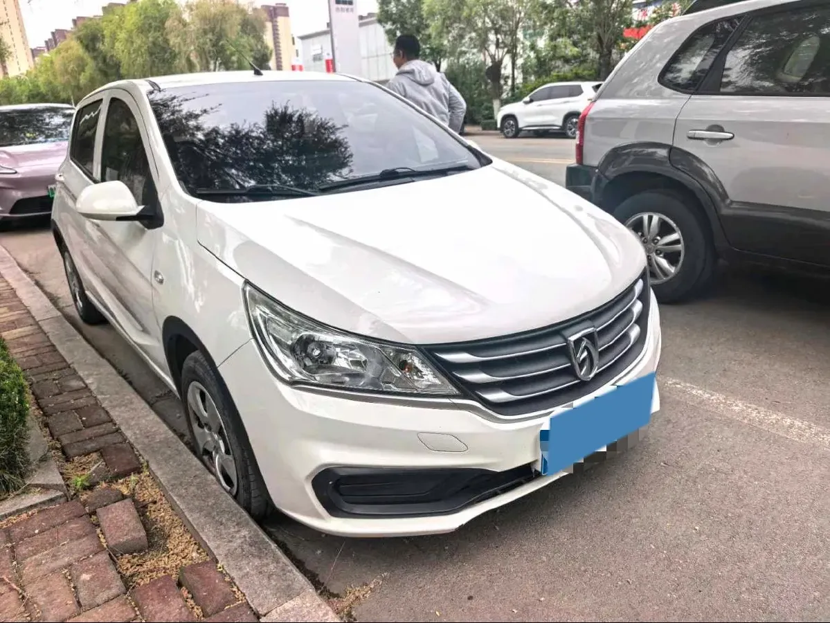 2020 BaoJun 310 1.2L 80HP L4 5MT,autocango,china used car exporter,china ev exporter,chinese used car exporter,chinese used ev exporter