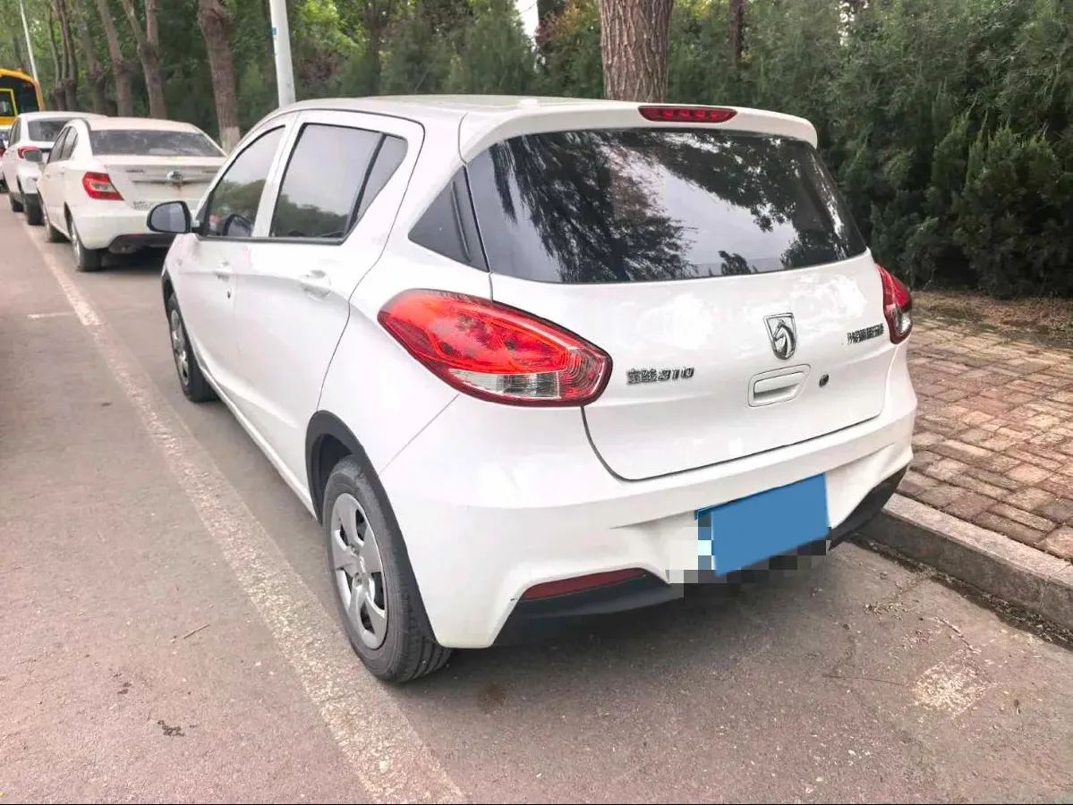 2020 BaoJun 310 1.2L 80HP L4 5MT,autocango,china used car exporter,china ev exporter,chinese used car exporter,chinese used ev exporter