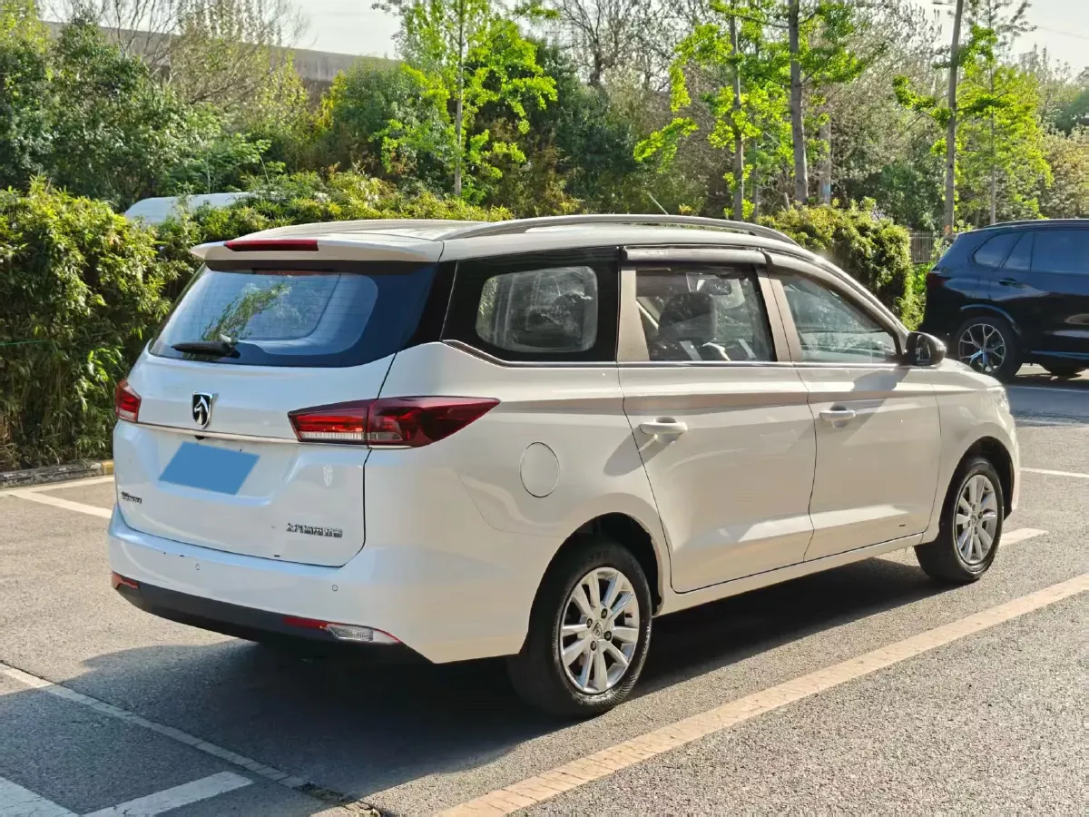 2019 BaoJun 360 1.5L 105HP L4 6MT,autocango,china used car exporter,china ev exporter,chinese used car exporter,chinese used ev exporter