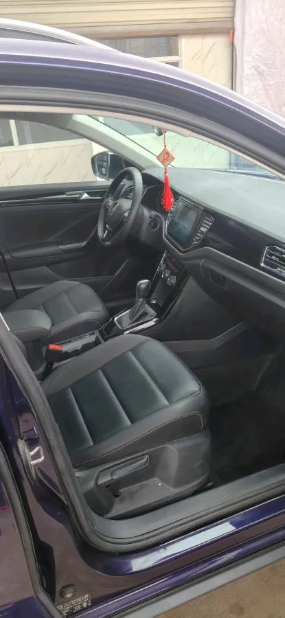 2021 Volkswagen T-Roc 1.4T 150HP L4 7DCT,autocango,china used car exporter,china ev exporter,chinese used car exporter,chinese used ev exporter