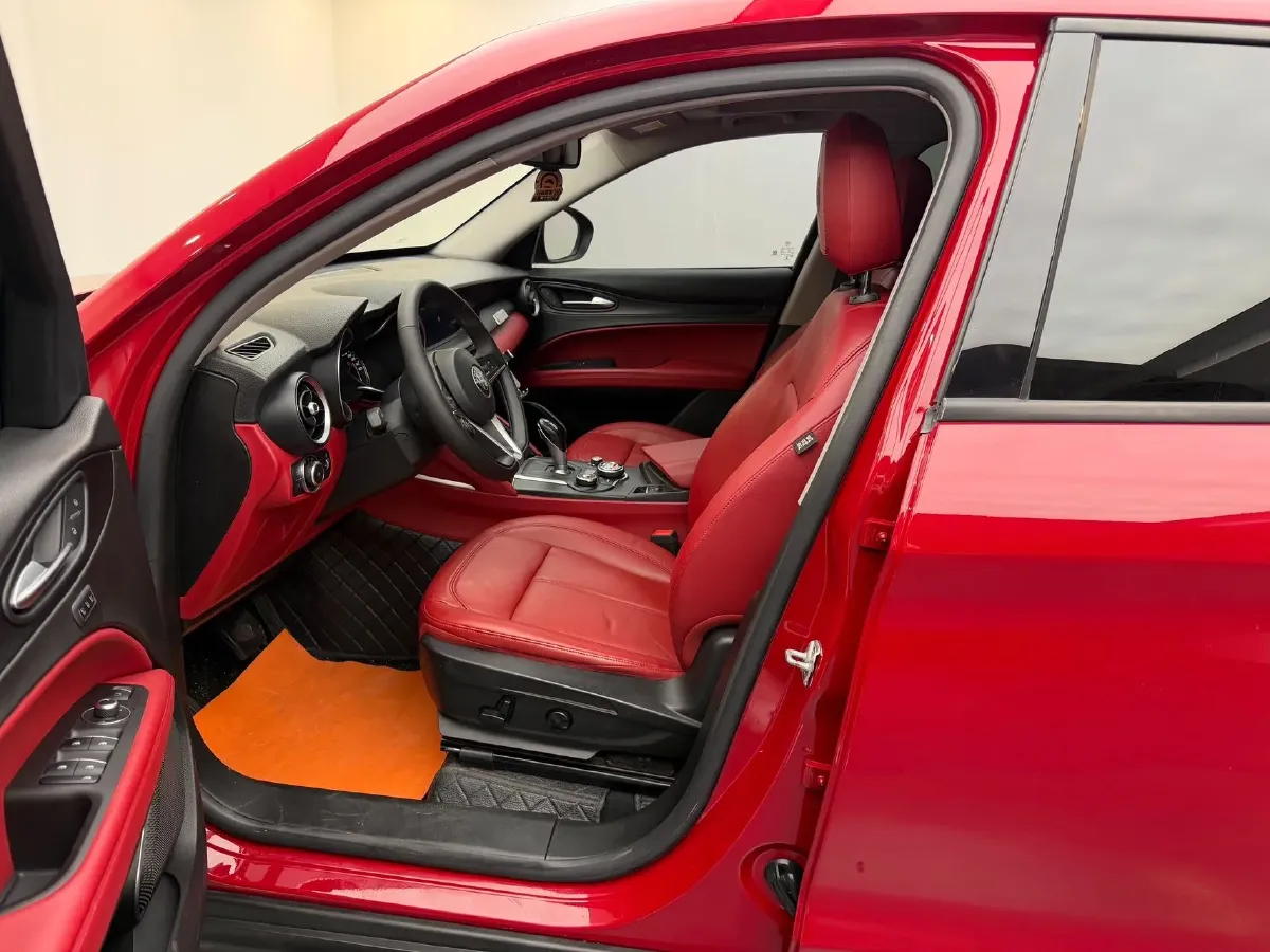 2017 Jaguar XE 2.0T 240HP L4 8AT,autocango,china used car exporter,china ev exporter,chinese used car exporter,chinese used ev exporter