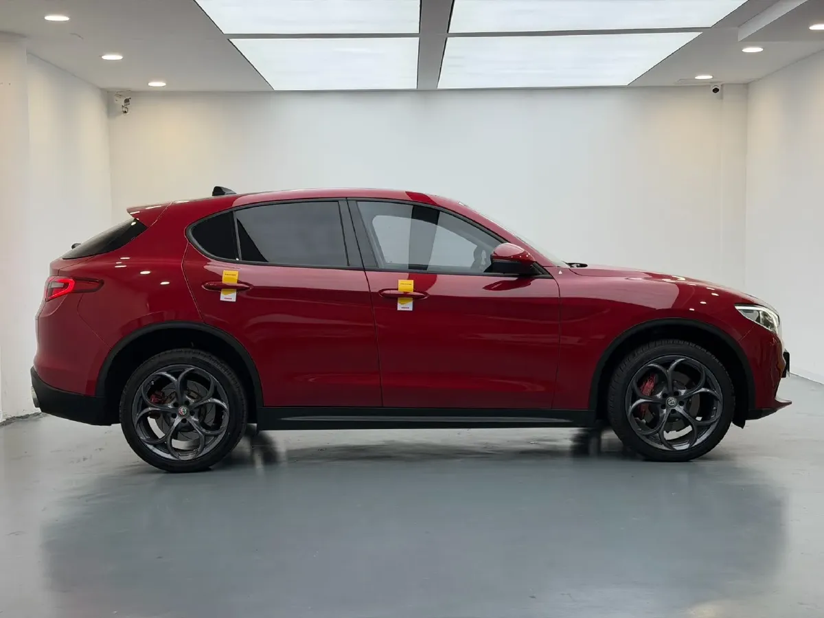 2017 Jaguar XE 2.0T 240HP L4 8AT,autocango,china used car exporter,china ev exporter,chinese used car exporter,chinese used ev exporter