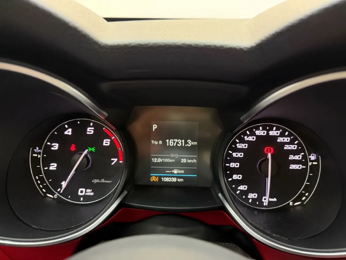 2017 Jaguar XE 2.0T 240HP L4 8AT,autocango,china used car exporter,china ev exporter,chinese used car exporter,chinese used ev exporter