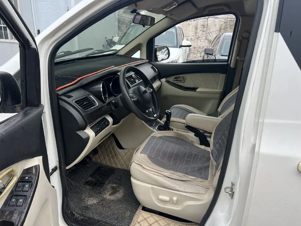 2018 Yema SiPaiKa 1.5L 112HP L4 5MT,autocango,china used car exporter,china ev exporter,chinese used car exporter,chinese used ev exporter