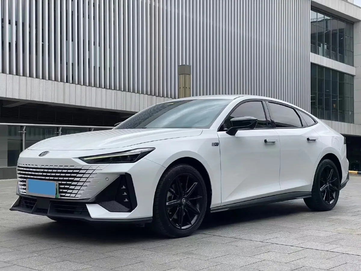 2023 ChangAn UNI-V iDD 1.5T 170HP L4 6TCT PHEV 18.4KWH,autocango,china used car exporter,china ev exporter,chinese used car exporter,chinese used ev exporter