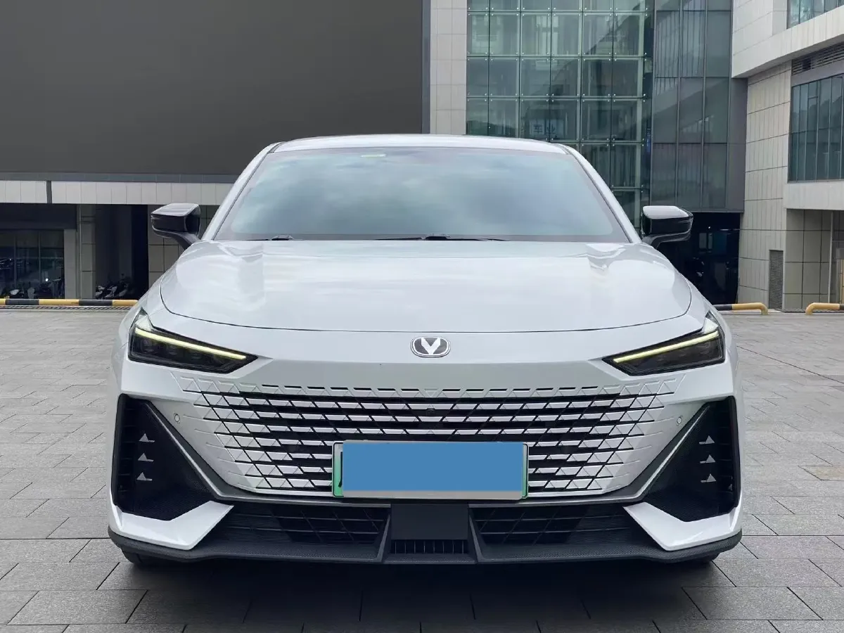 2023 ChangAn UNI-V iDD 1.5T 170HP L4 6TCT PHEV 18.4KWH,autocango,china used car exporter,china ev exporter,chinese used car exporter,chinese used ev exporter