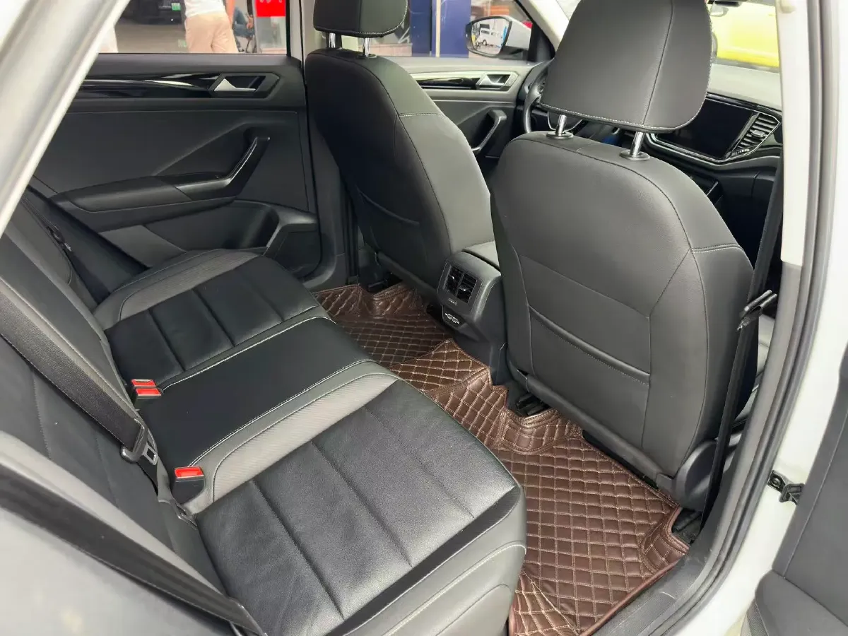 2022 Volkswagen T-Roc 1.4T 150HP L4 7DCT,autocango,china used car exporter,china ev exporter,chinese used car exporter,chinese used ev exporter