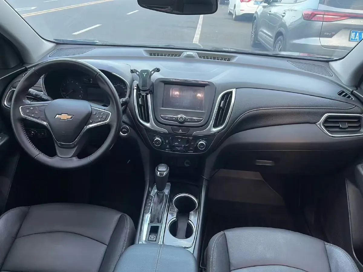 2019 Chevrolet Equinox 1.5T 180HP L4 6AT,autocango,china used car exporter,china ev exporter,chinese used car exporter,chinese used ev exporter