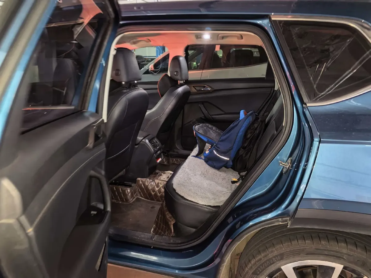 2019 MINI MINI 1.5T 102HP L3 7DCT,autocango,china used car exporter,china ev exporter,chinese used car exporter,chinese used ev exporter