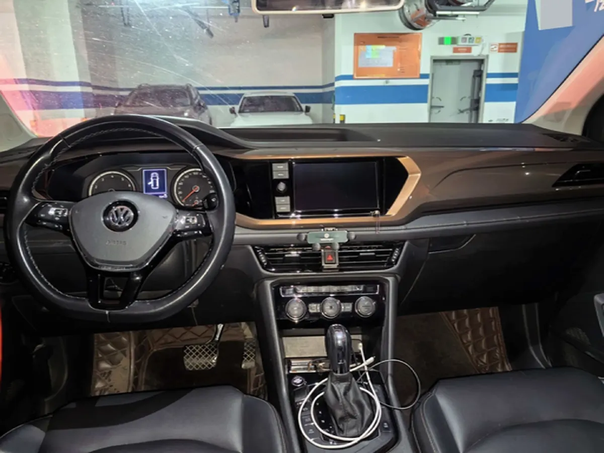 2019 MINI MINI 1.5T 102HP L3 7DCT,autocango,china used car exporter,china ev exporter,chinese used car exporter,chinese used ev exporter