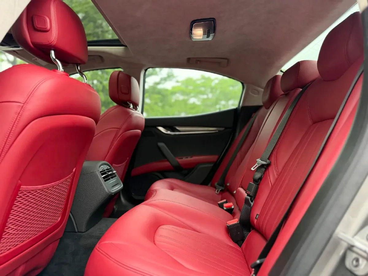 2022 Audi Q7 2.0T 245HP L4 8AT,autocango,china used car exporter,china ev exporter,chinese used car exporter,chinese used ev exporter