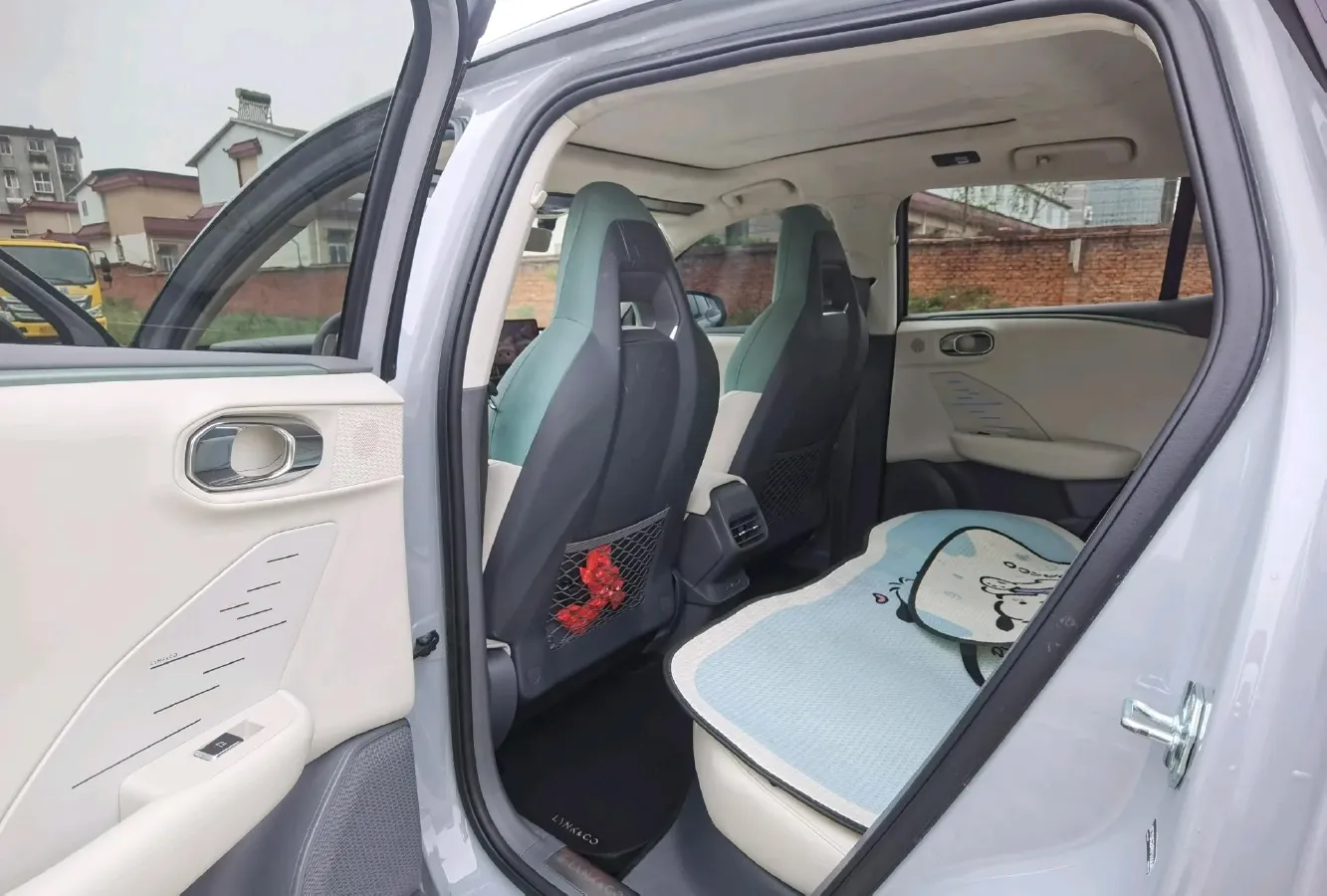 2024 LYNK&CO 06 EM-P 1.5L 120HP L4 3DHT PHEV 19.09KWH,autocango,china used car exporter,china ev exporter,chinese used car exporter,chinese used ev exporter