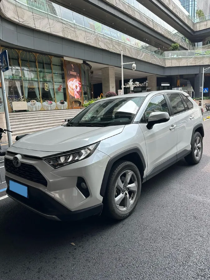 2022 Toyota RAV4 2.0L 171HP L4 CVT,autocango,china used car exporter,china ev exporter,chinese used car exporter,chinese used ev exporter