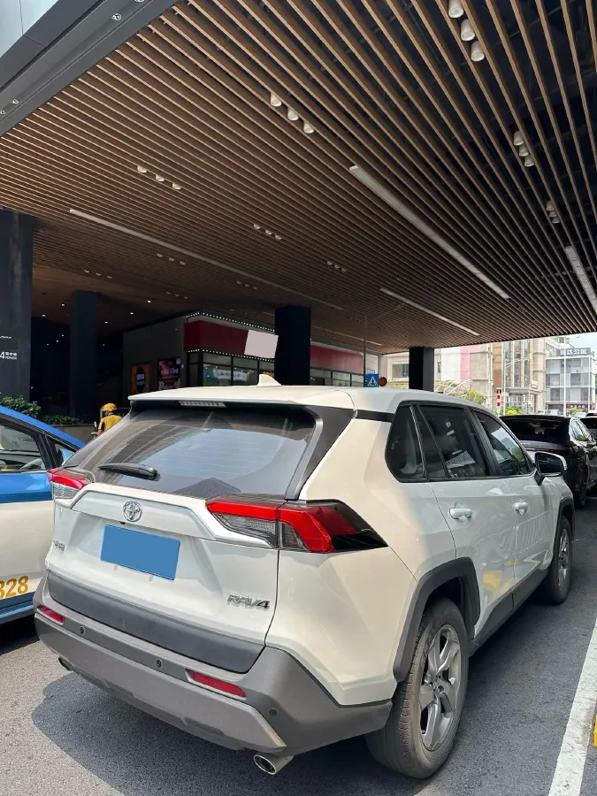 2022 Toyota RAV4 2.0L 171HP L4 CVT,autocango,china used car exporter,china ev exporter,chinese used car exporter,chinese used ev exporter