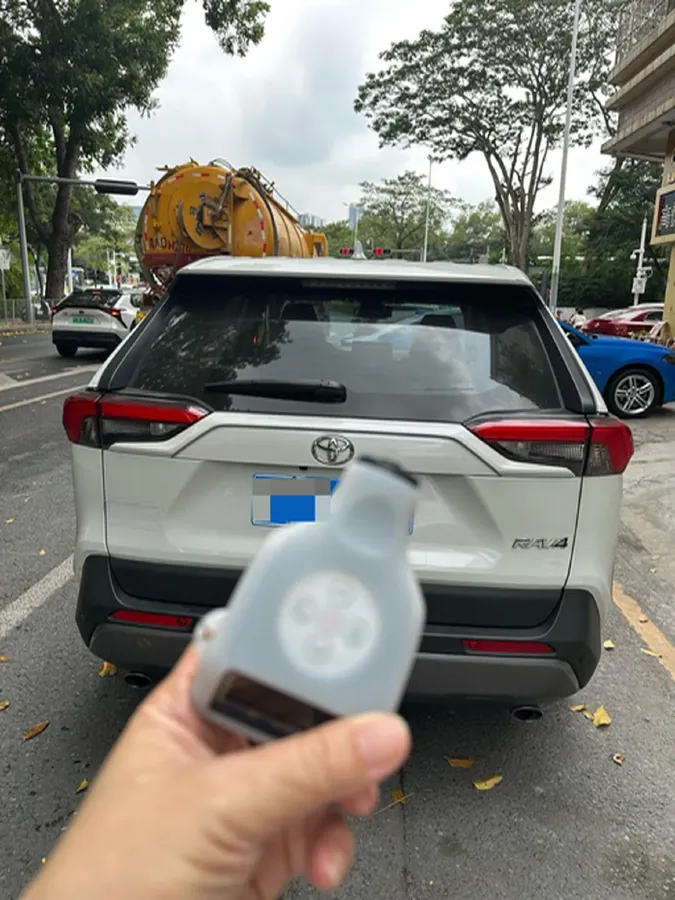 2022 Toyota RAV4 2.0L 171HP L4 CVT,autocango,china used car exporter,china ev exporter,chinese used car exporter,chinese used ev exporter