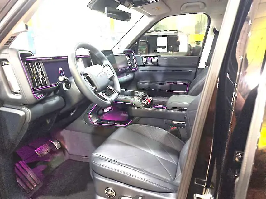 2023 FangChengBao Bao 5 1.5T 194HP L4 E-CVT PHEV 31.8KWH,autocango,china used car exporter,china ev exporter,chinese used car exporter,chinese used ev exporter