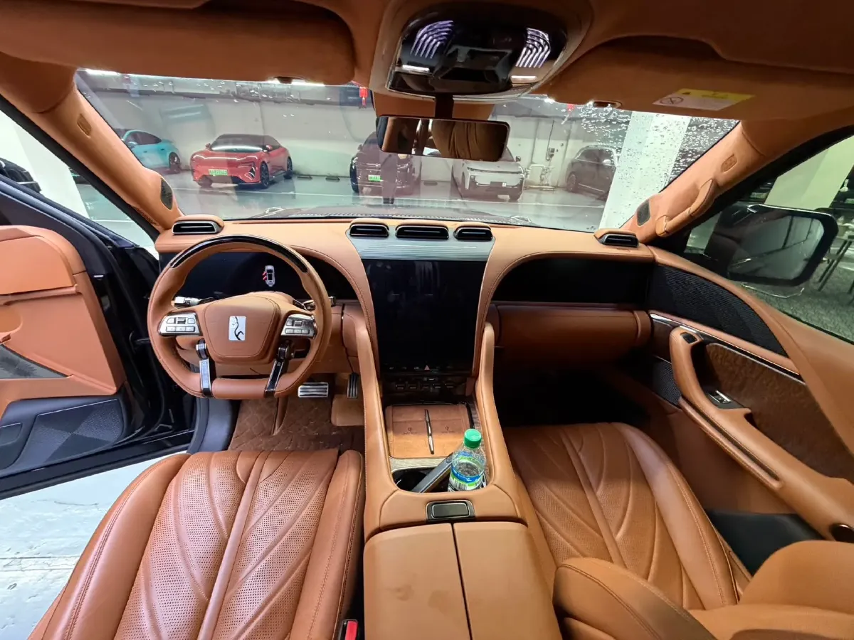 2023 YangWang U8 2.0T 272HP L4 REEV 49.05KWH,autocango,china used car exporter,china ev exporter,chinese used car exporter,chinese used ev exporter