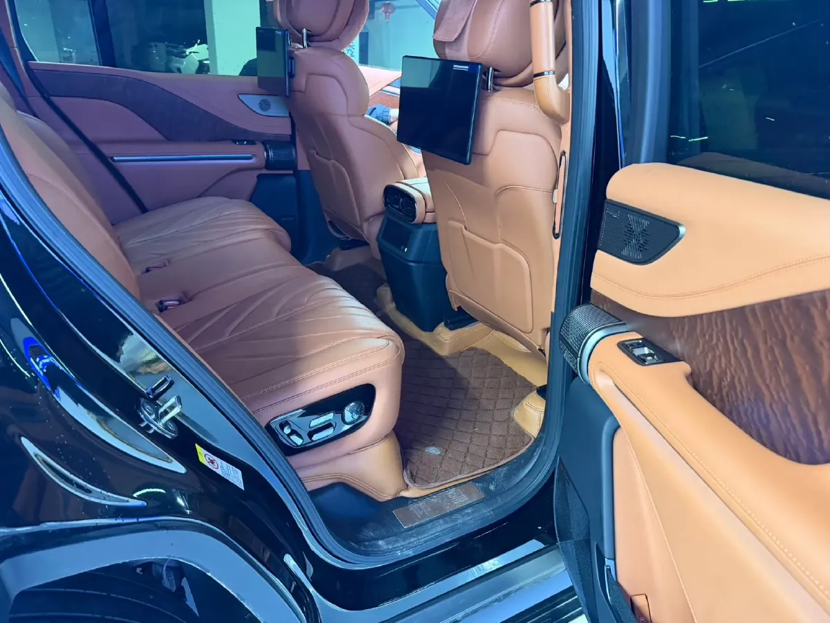 2023 YangWang U8 2.0T 272HP L4 REEV 49.05KWH,autocango,china used car exporter,china ev exporter,chinese used car exporter,chinese used ev exporter