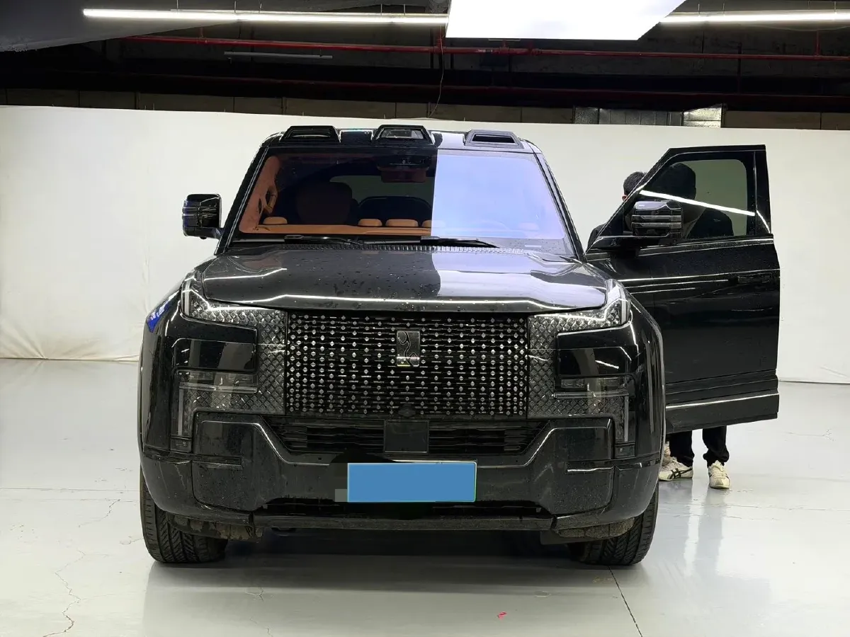 2023 YangWang U8 2.0T 272HP L4 REEV 49.05KWH,autocango,china used car exporter,china ev exporter,chinese used car exporter,chinese used ev exporter