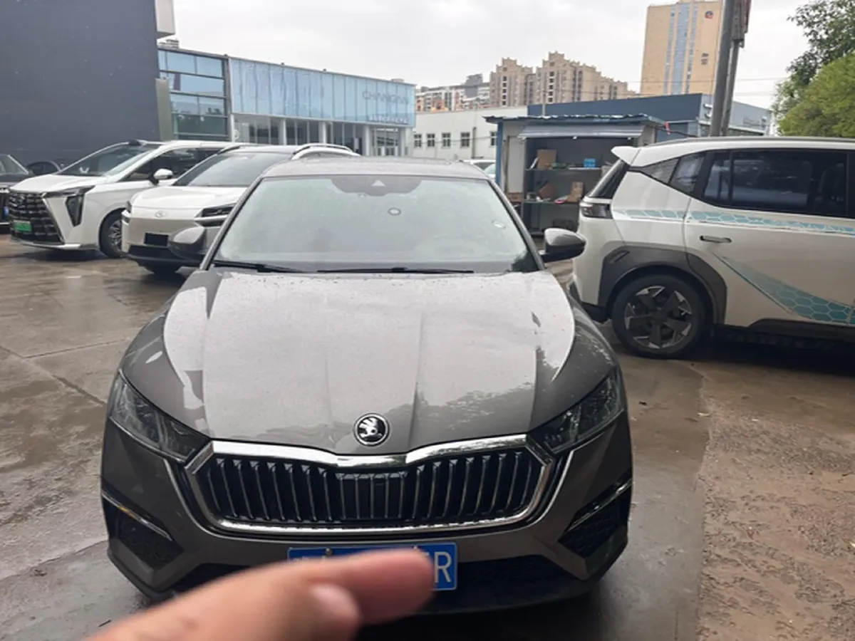 2021 Skoda Octavia 1.4T 150HP L4 7DCT,autocango,china used car exporter,china ev exporter,chinese used car exporter,chinese used ev exporter