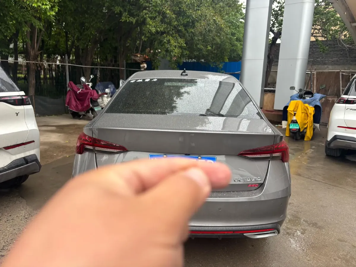 2021 Skoda Octavia 1.4T 150HP L4 7DCT,autocango,china used car exporter,china ev exporter,chinese used car exporter,chinese used ev exporter