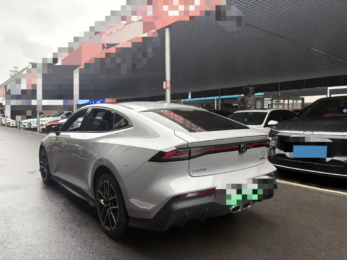 2024 ChangAn UNI-V iDD 1.5L 110HP L4 E-CVT PHEV 18.99KWH,autocango,china used car exporter,china ev exporter,chinese used car exporter,chinese used ev exporter