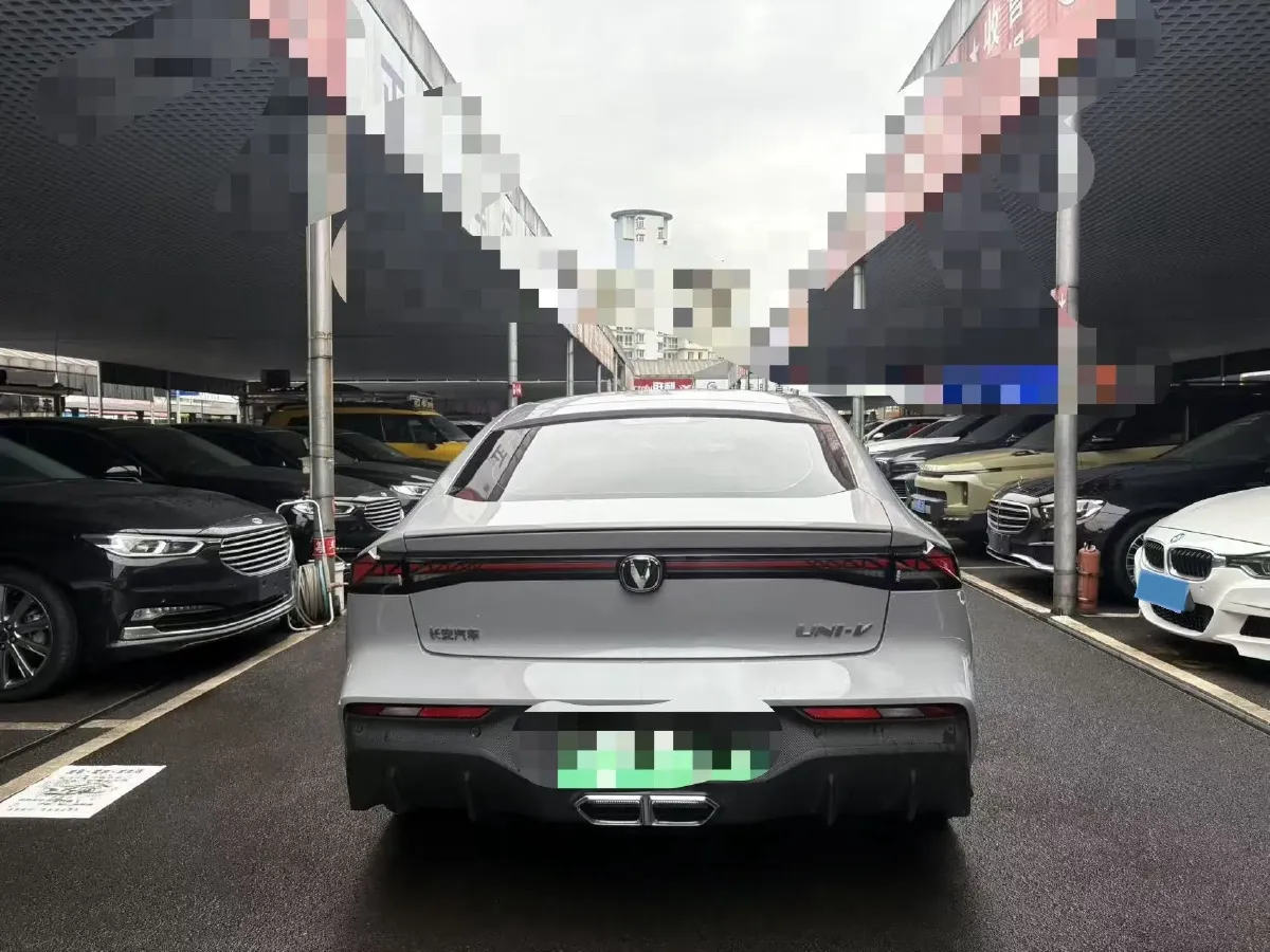 2024 ChangAn UNI-V iDD 1.5L 110HP L4 E-CVT PHEV 18.99KWH,autocango,china used car exporter,china ev exporter,chinese used car exporter,chinese used ev exporter