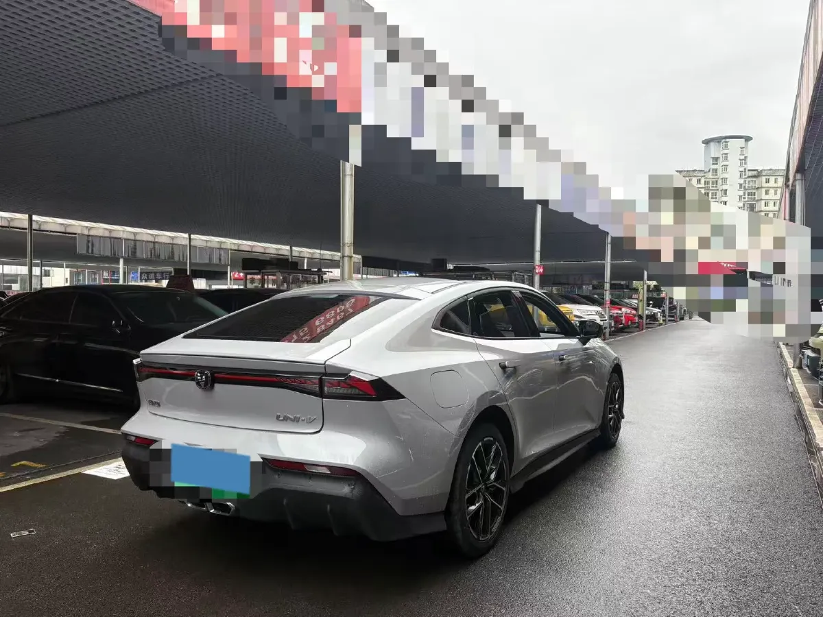 2024 ChangAn UNI-V iDD 1.5L 110HP L4 E-CVT PHEV 18.99KWH,autocango,china used car exporter,china ev exporter,chinese used car exporter,chinese used ev exporter