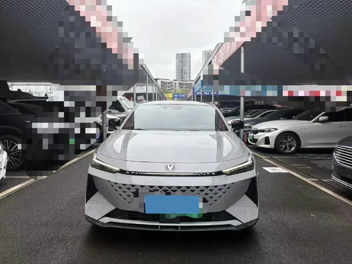 2024 ChangAn UNI-V iDD 1.5L 110HP L4 E-CVT PHEV 18.99KWH,autocango,china used car exporter,china ev exporter,chinese used car exporter,chinese used ev exporter