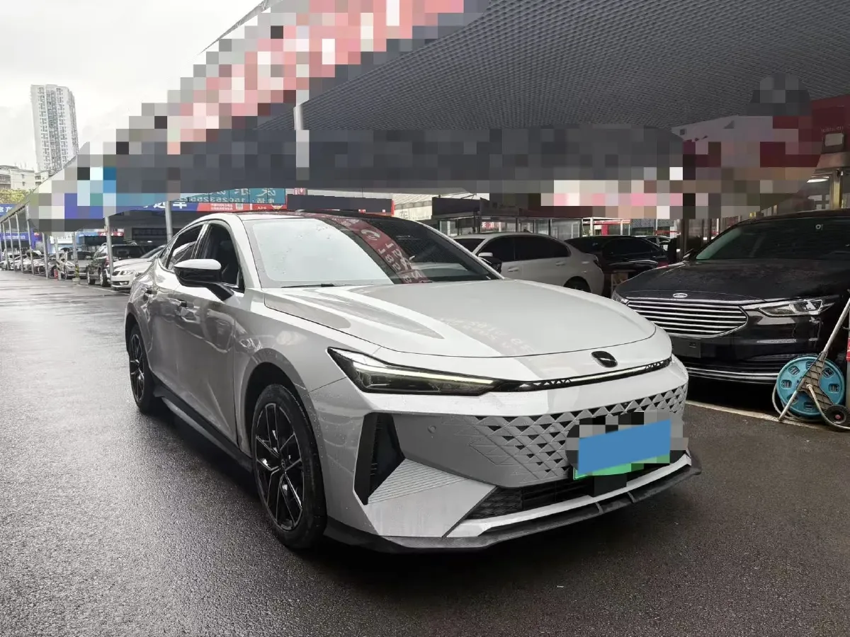 2024 ChangAn UNI-V iDD 1.5L 110HP L4 E-CVT PHEV 18.99KWH,autocango,china used car exporter,china ev exporter,chinese used car exporter,chinese used ev exporter