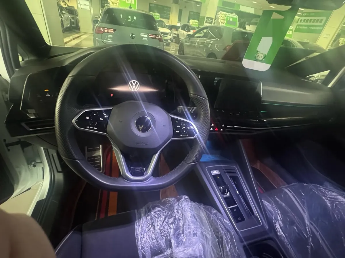 2023 Volkswagen Golf 1.4T 150HP L4 7DCT,autocango,china used car exporter,china ev exporter,chinese used car exporter,chinese used ev exporter