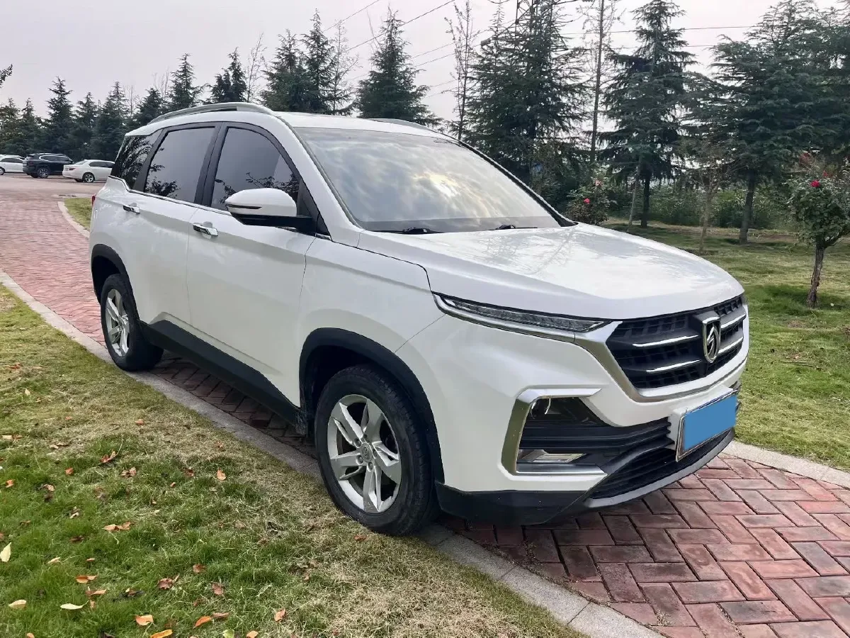 2018 BaoJun 530 1.5T 150HP L4 6MT,autocango,china used car exporter,china ev exporter,chinese used car exporter,chinese used ev exporter