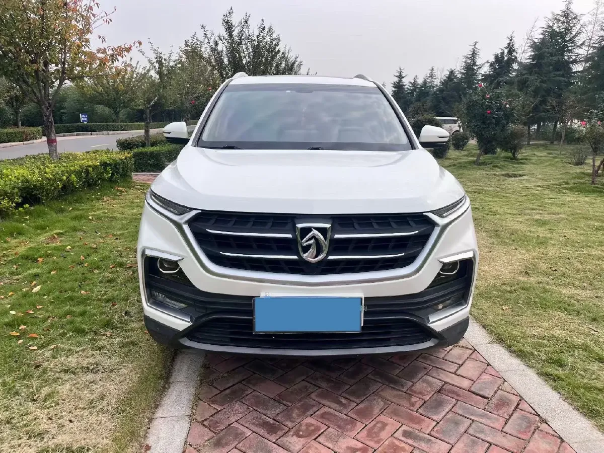 2018 BaoJun 530 1.5T 150HP L4 6MT,autocango,china used car exporter,china ev exporter,chinese used car exporter,chinese used ev exporter