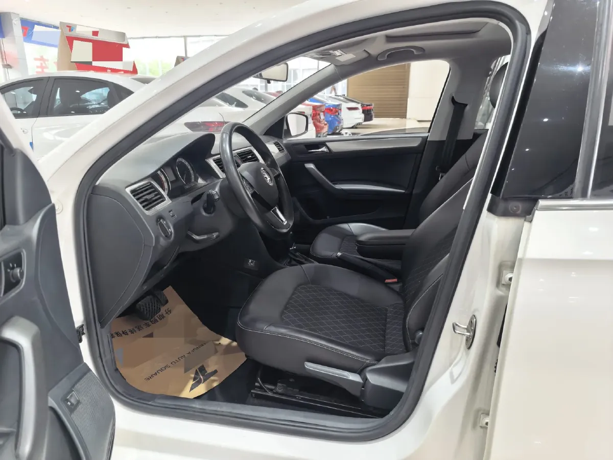 2019 Skoda Rapid Spaceback 1.5L 110HP L4 6AT,autocango,china used car exporter,china ev exporter,chinese used car exporter,chinese used ev exporter