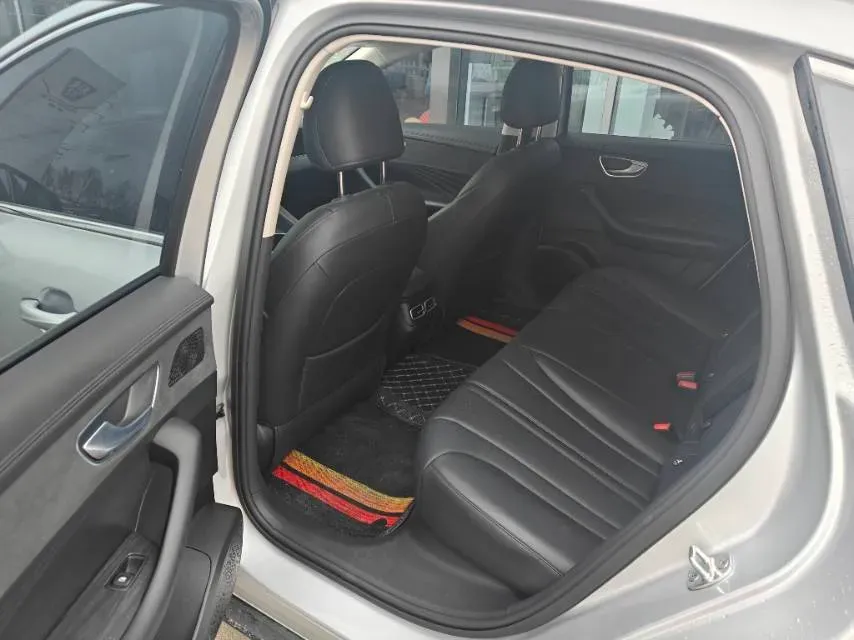 2025 Roewe D7 1.5L 112HP L4 1DHT PHEV 19.7KWH,autocango,china used car exporter,china ev exporter,chinese used car exporter,chinese used ev exporter