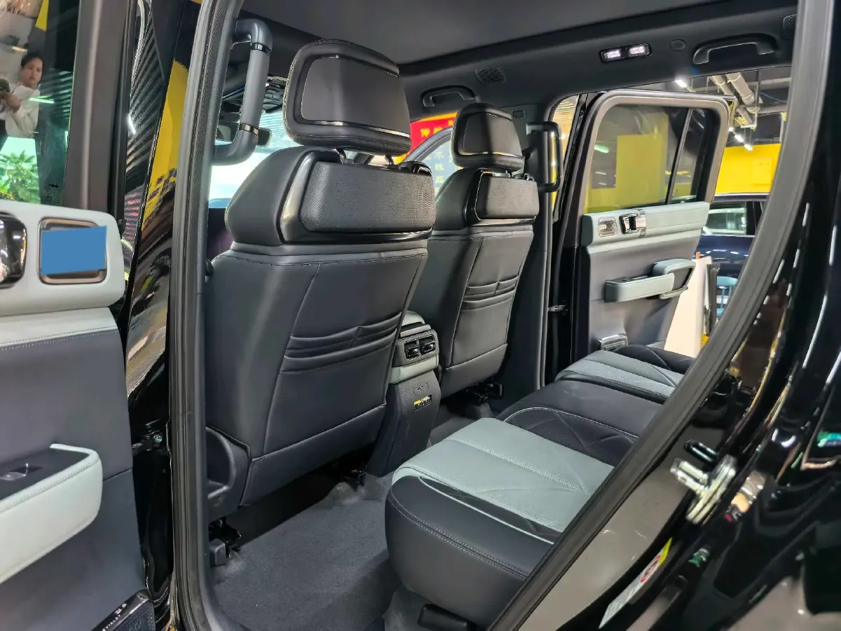 2023 FangChengBao Bao 5 1.5T 194HP L4 E-CVT PHEV 31.8KWH,autocango,china used car exporter,china ev exporter,chinese used car exporter,chinese used ev exporter