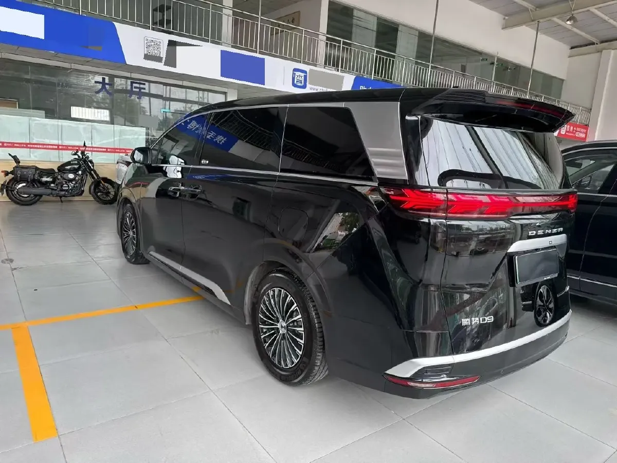2024 Denza D9 1.5T 139HP L4 E-CVT PHEV 40KWH,autocango,china used car exporter,china ev exporter,chinese used car exporter,chinese used ev exporter