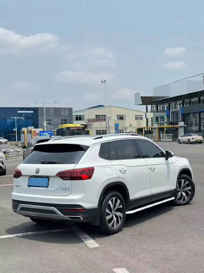 2019 Jeep Cherokee 2.0T 234HP L4 9AT,autocango,china used car exporter,china ev exporter,chinese used car exporter,chinese used ev exporter