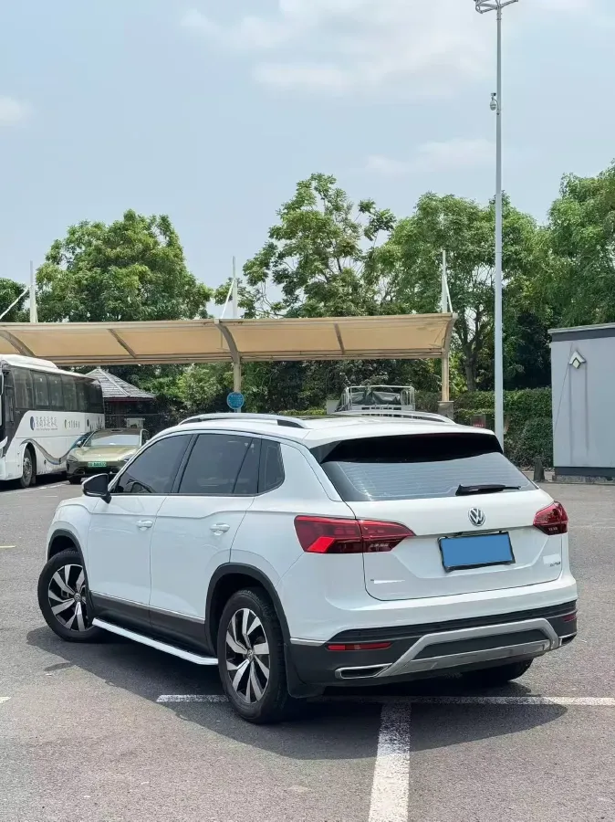 2019 Jeep Cherokee 2.0T 234HP L4 9AT,autocango,china used car exporter,china ev exporter,chinese used car exporter,chinese used ev exporter
