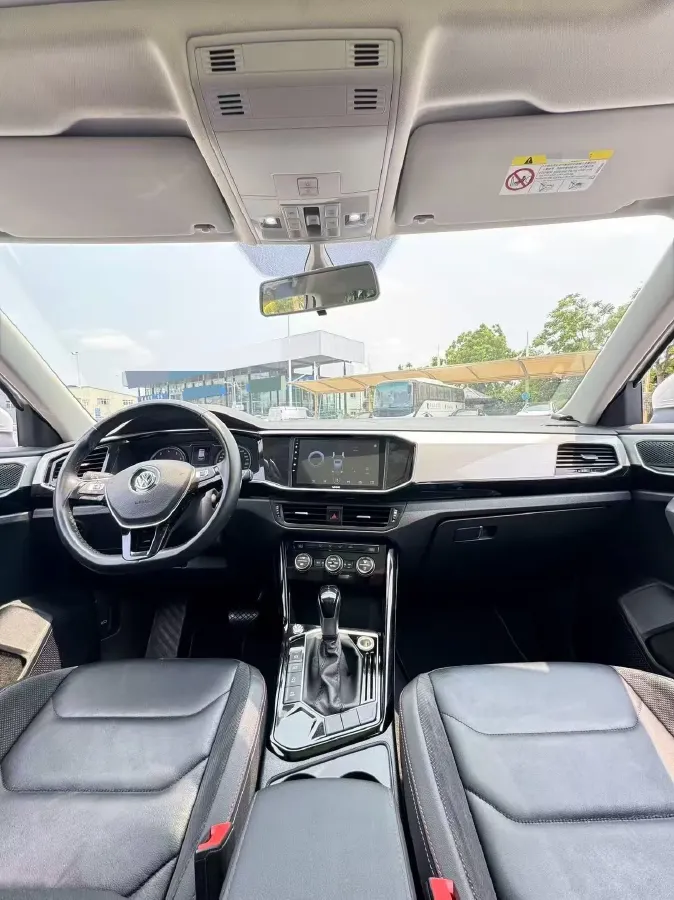 2019 Jeep Cherokee 2.0T 234HP L4 9AT,autocango,china used car exporter,china ev exporter,chinese used car exporter,chinese used ev exporter