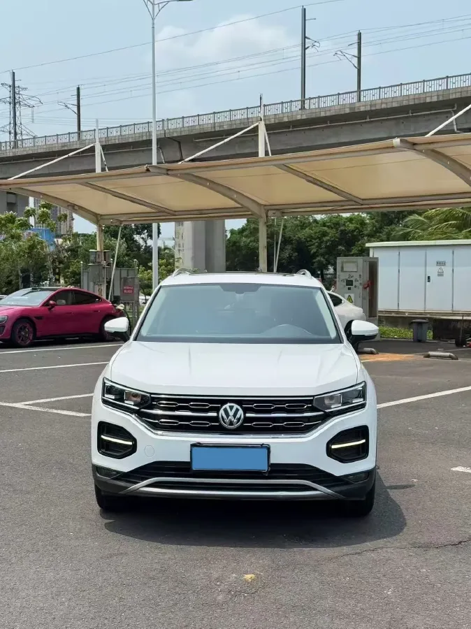 2019 Jeep Cherokee 2.0T 234HP L4 9AT,autocango,china used car exporter,china ev exporter,chinese used car exporter,chinese used ev exporter