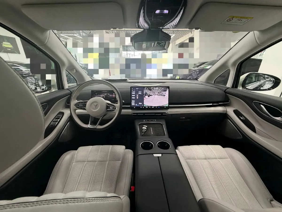 2025 Voyah Dream 1.5T 150HP L4 PHEV 41.7KWH,autocango,china used car exporter,china ev exporter,chinese used car exporter,chinese used ev exporter