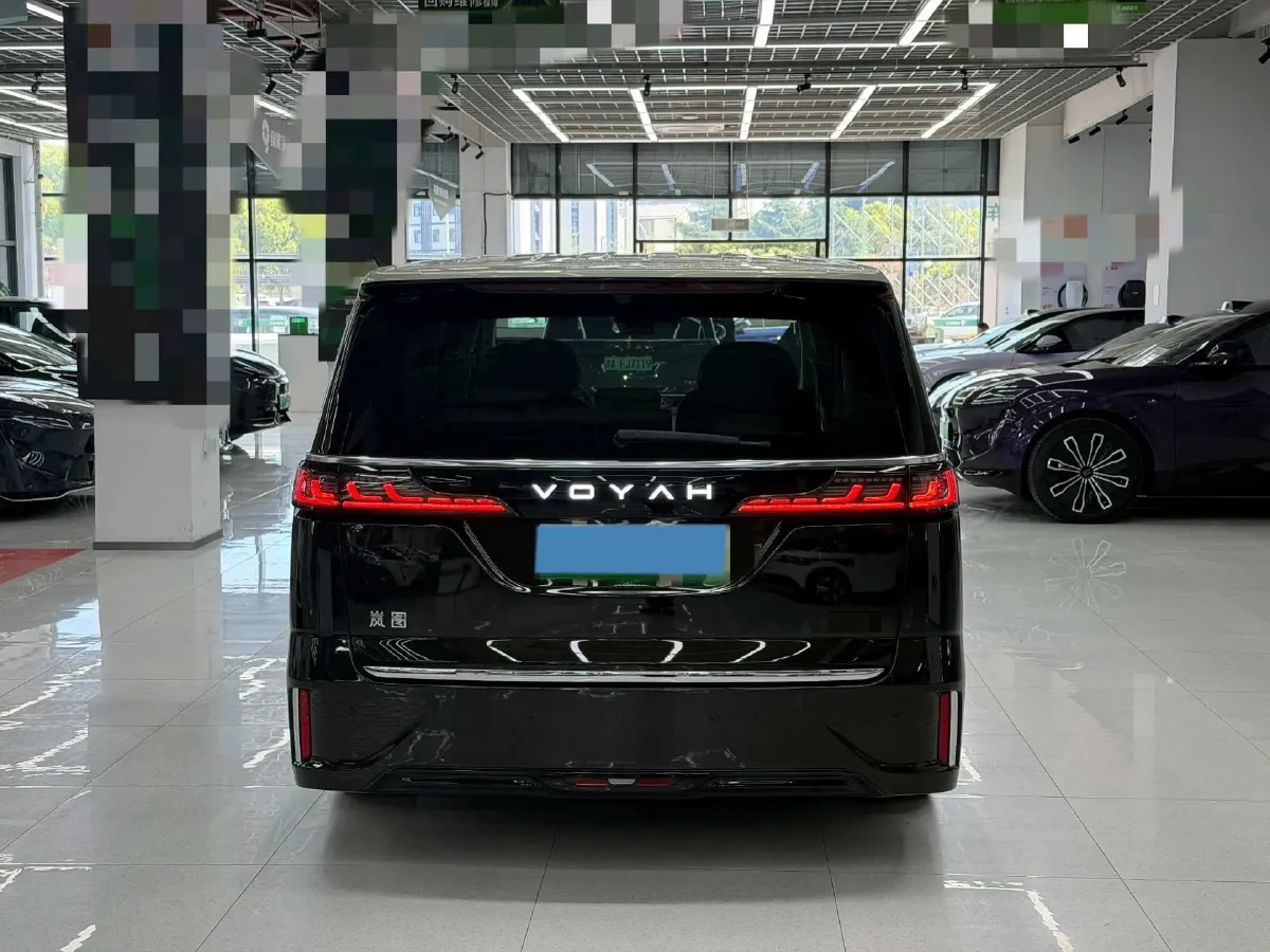 2025 Voyah Dream 1.5T 150HP L4 PHEV 41.7KWH,autocango,china used car exporter,china ev exporter,chinese used car exporter,chinese used ev exporter