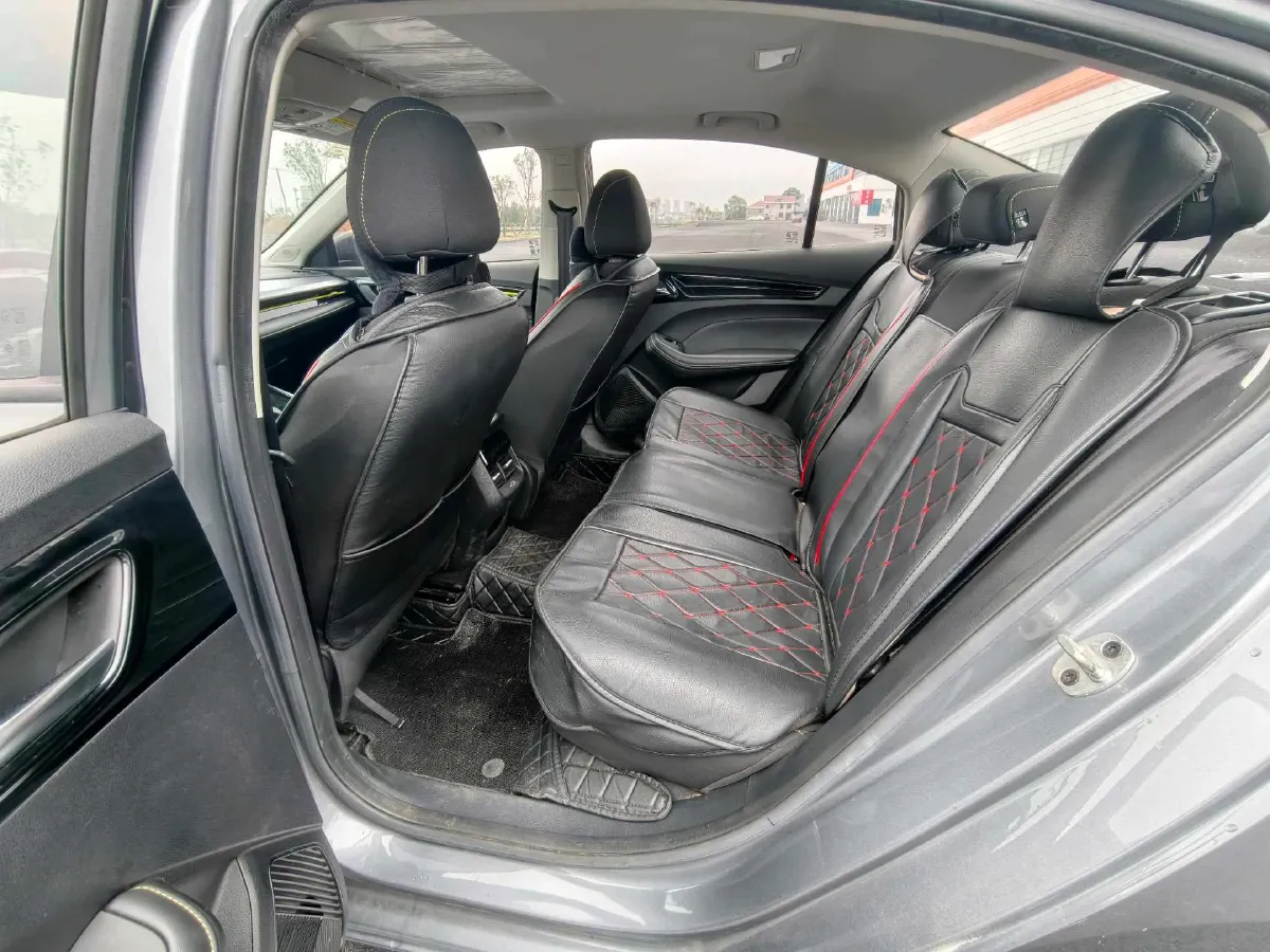 2020 Roewe i5 1.5L 120HP L4 CVT,autocango,china used car exporter,china ev exporter,chinese used car exporter,chinese used ev exporter