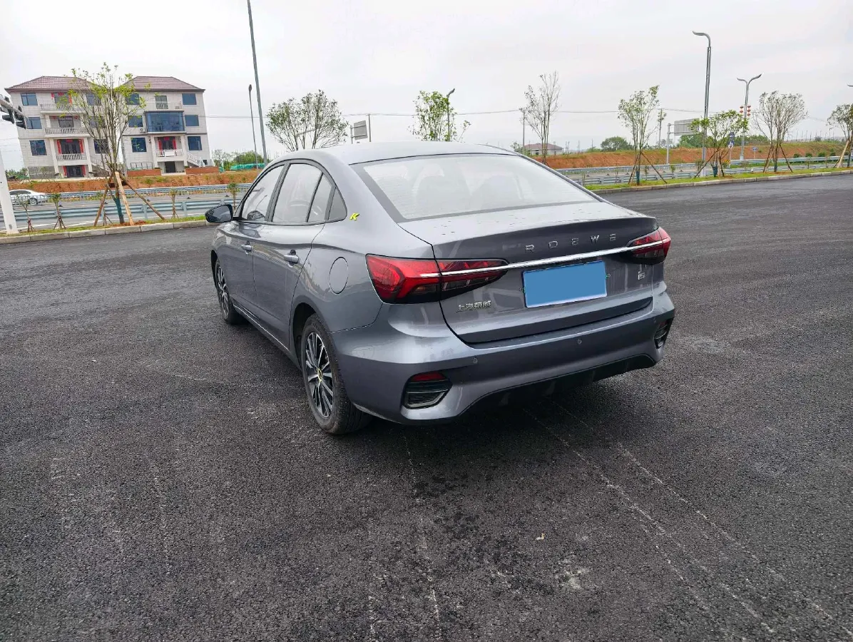 2020 Roewe i5 1.5L 120HP L4 CVT,autocango,china used car exporter,china ev exporter,chinese used car exporter,chinese used ev exporter