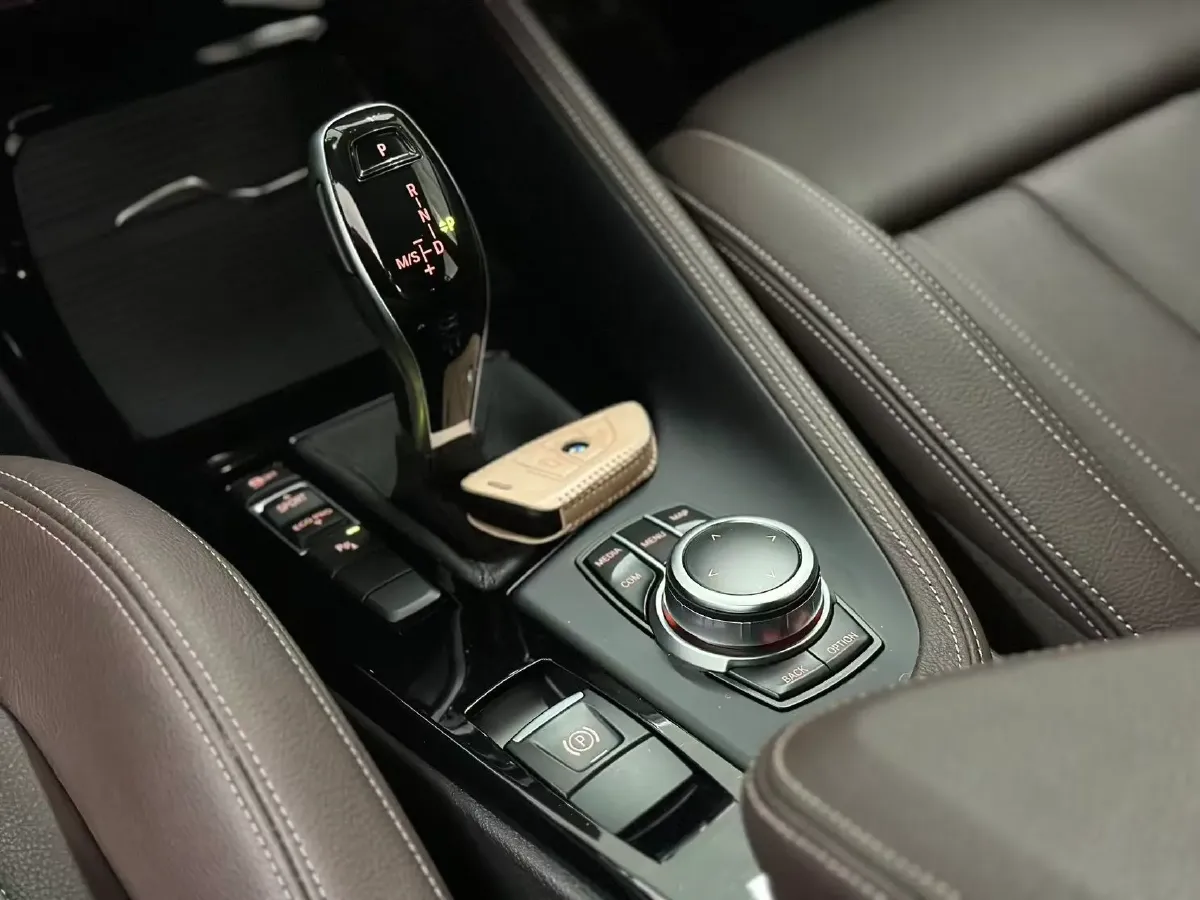 2021 BMW X2 2.0T 192HP L4 7DCT,autocango,china used car exporter,china ev exporter,chinese used car exporter,chinese used ev exporter