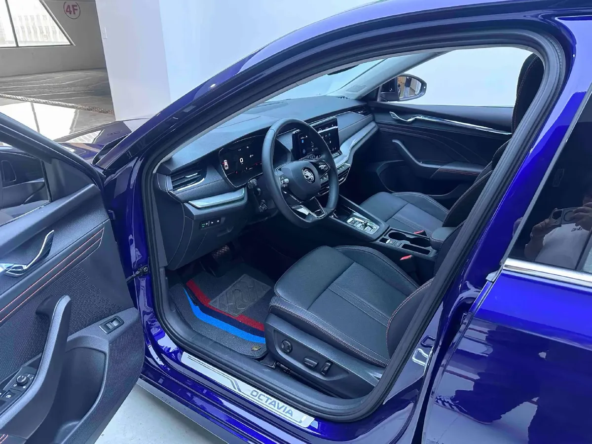 2021 Skoda Octavia 1.4T 150HP L4 7DCT,autocango,china used car exporter,china ev exporter,chinese used car exporter,chinese used ev exporter