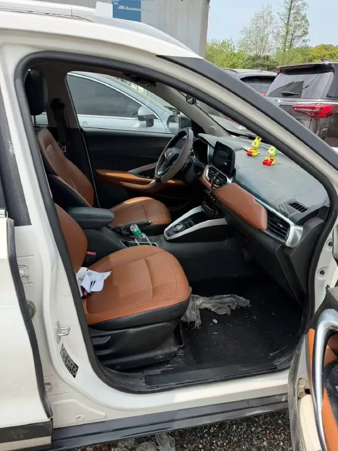 2017 HaiMa S5 Young Edition 1.6L 122HP L4 5MT,autocango,china used car exporter,china ev exporter,chinese used car exporter,chinese used ev exporter