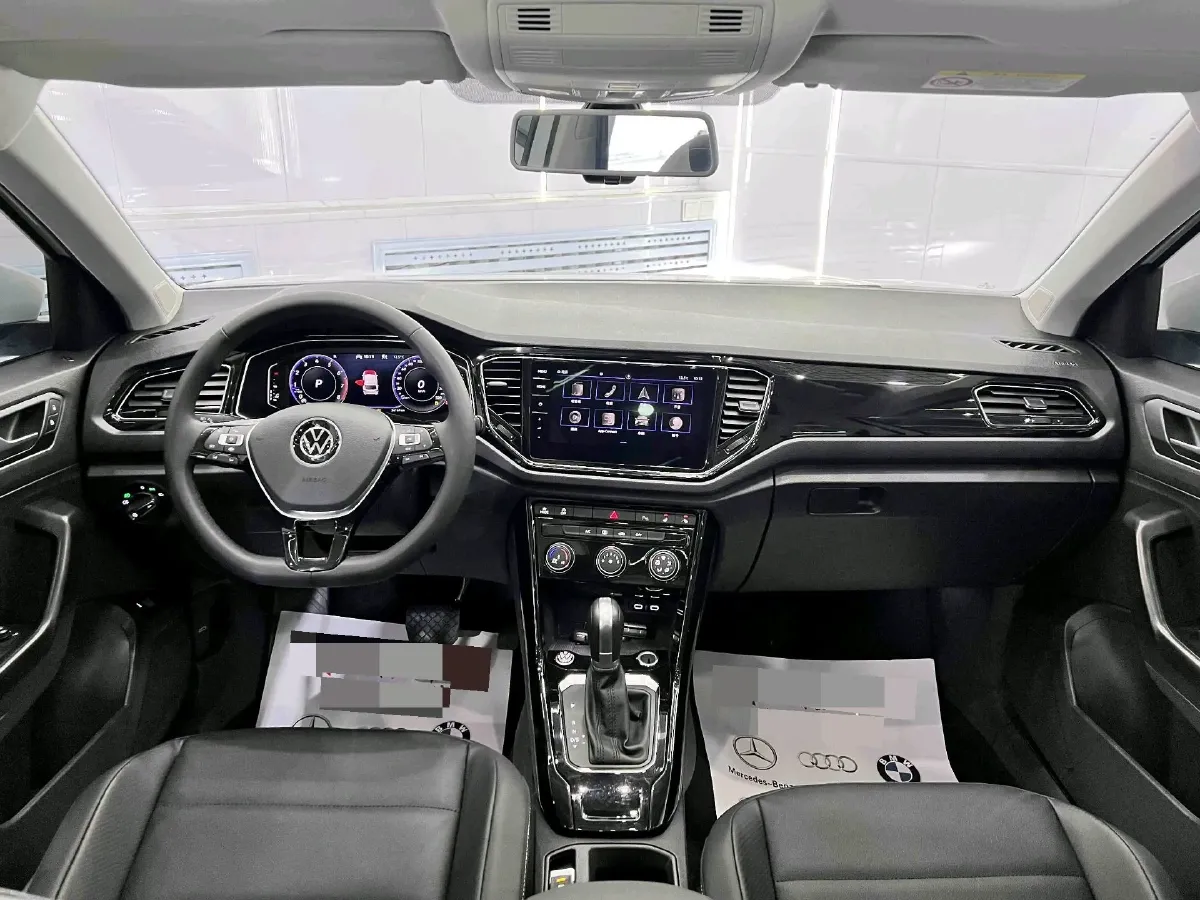 2022 Volkswagen T-Roc 1.4T 150HP L4 7DCT,autocango,china used car exporter,china ev exporter,chinese used car exporter,chinese used ev exporter
